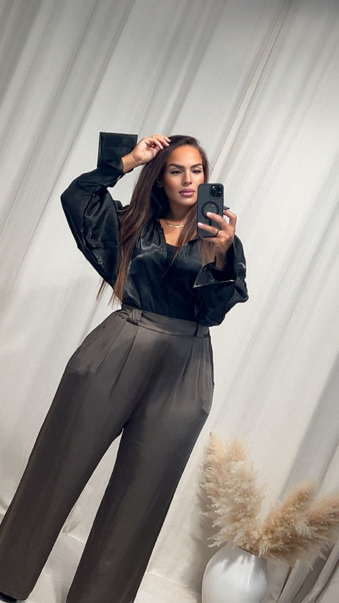 Pantalon satiné ARIANNA pince.